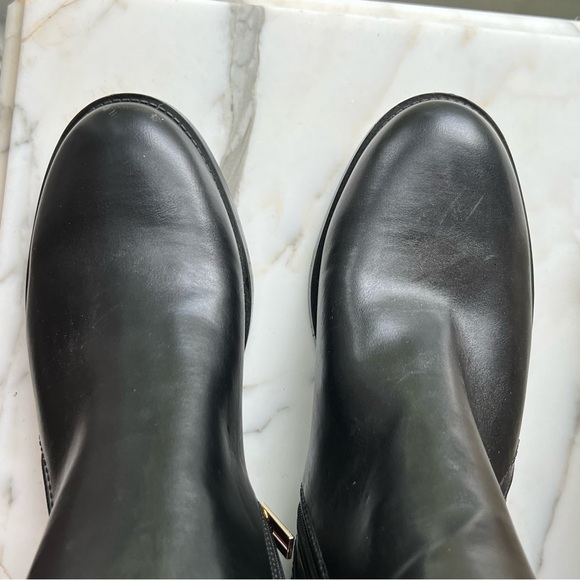 Tommy Hilfiger Women’s Black Ankle Boots With Gold TH Logo Detail Size 9M NWOB - Picture 3 of 8